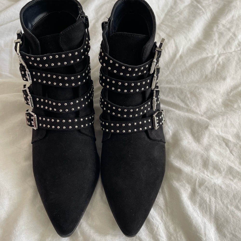 Express black booties - Picture 4 of 4